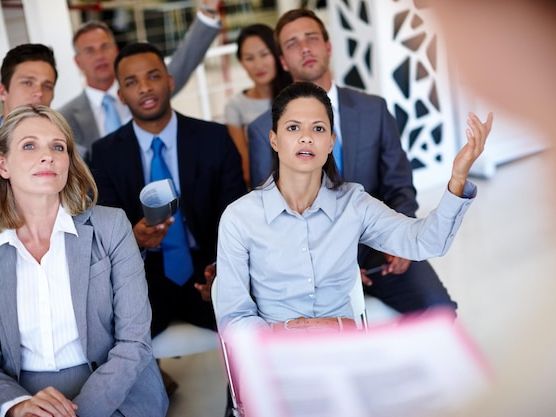 Jak skutecznie organizować konferencje NGO w Unii Europejskiej: Praktyczny przewodnik